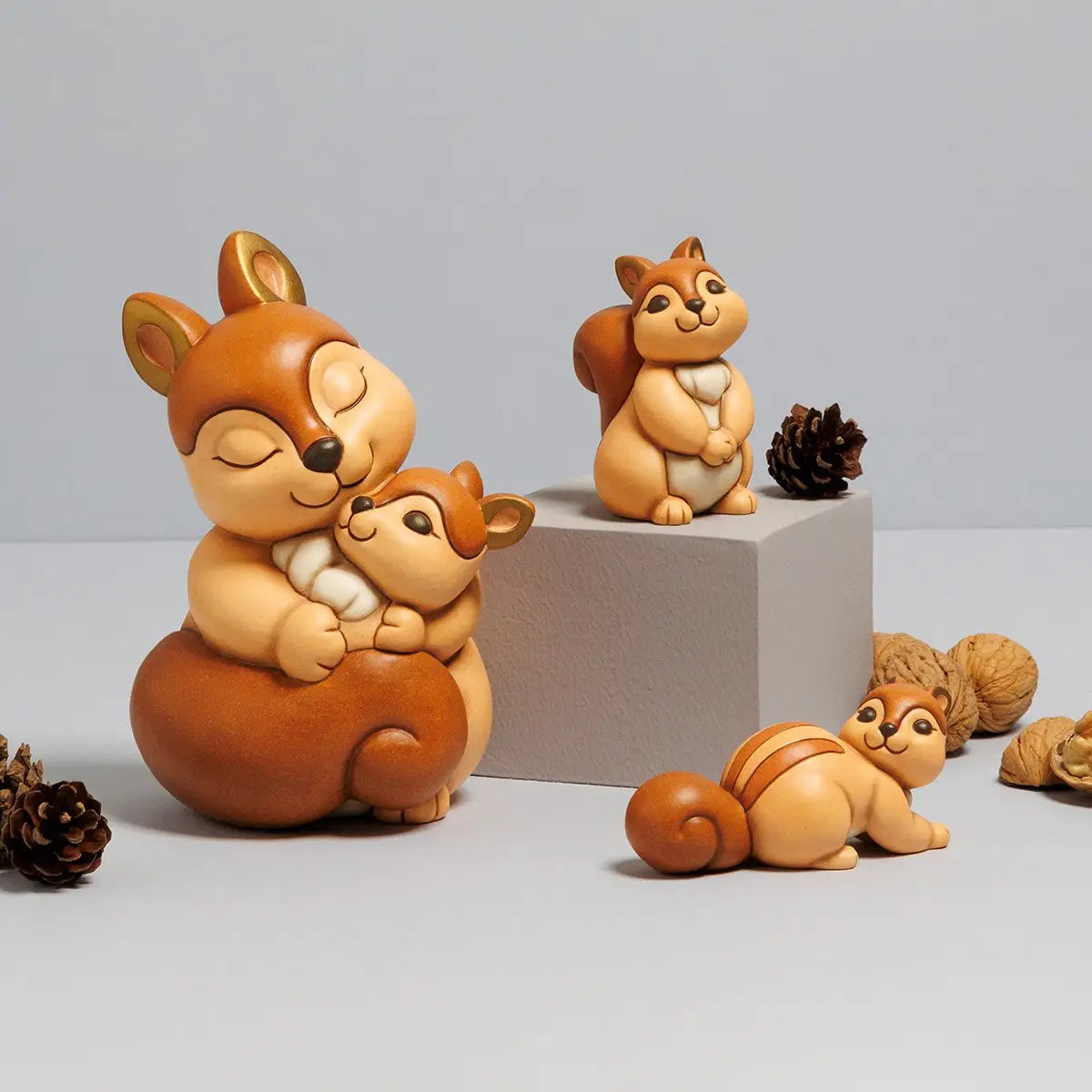 T10429277H90 Diva Eichhörnchen mit Baby Keramikfigur