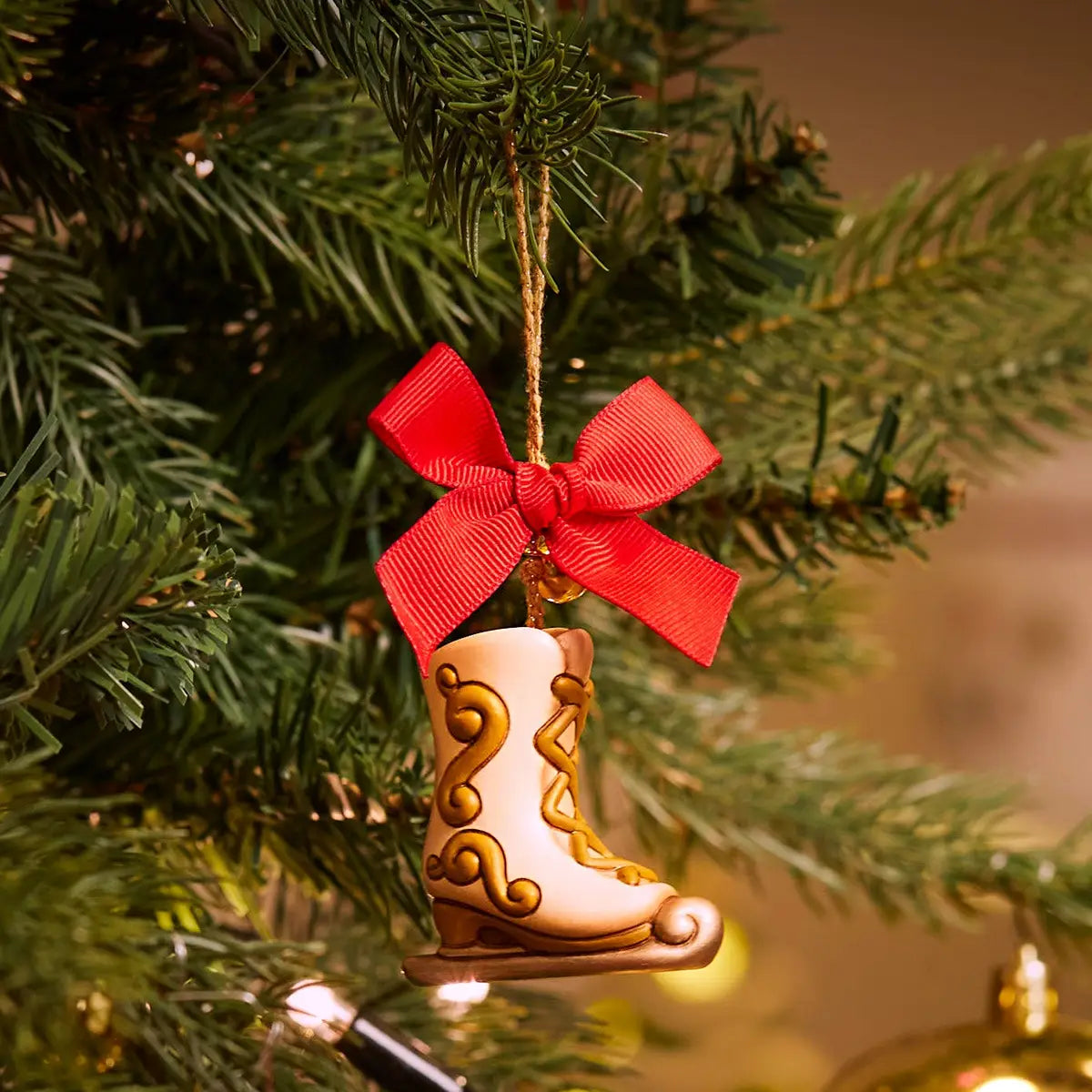 Winterlicher Schlittschuh aus Keramik für den Weihnachtsbaum