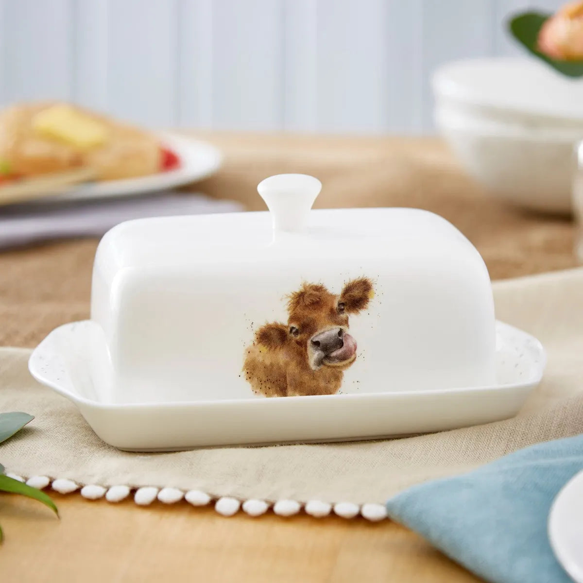Porzellan Butterdose mit Deckel im Landhausstil – Wrendale Designs
