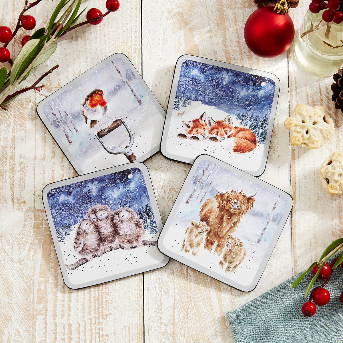 „Weihnachtliche Untersetzer von Wrendale Designs mit Kuh, Fuchs, Eule und Rotkehlchen – festliches Tiermotiv von Hannah Dale“