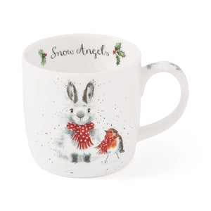 „Wrendale Designs Weihnachtstasse aus feinem Knochenporzellan mit Kaninchen- und Rotkehlchen-Motiv in roten Polka-Dot-Schals, Schriftzug ‚Snow Angels‘ innen, spülmaschinen- und mikrowellengeeignet.“