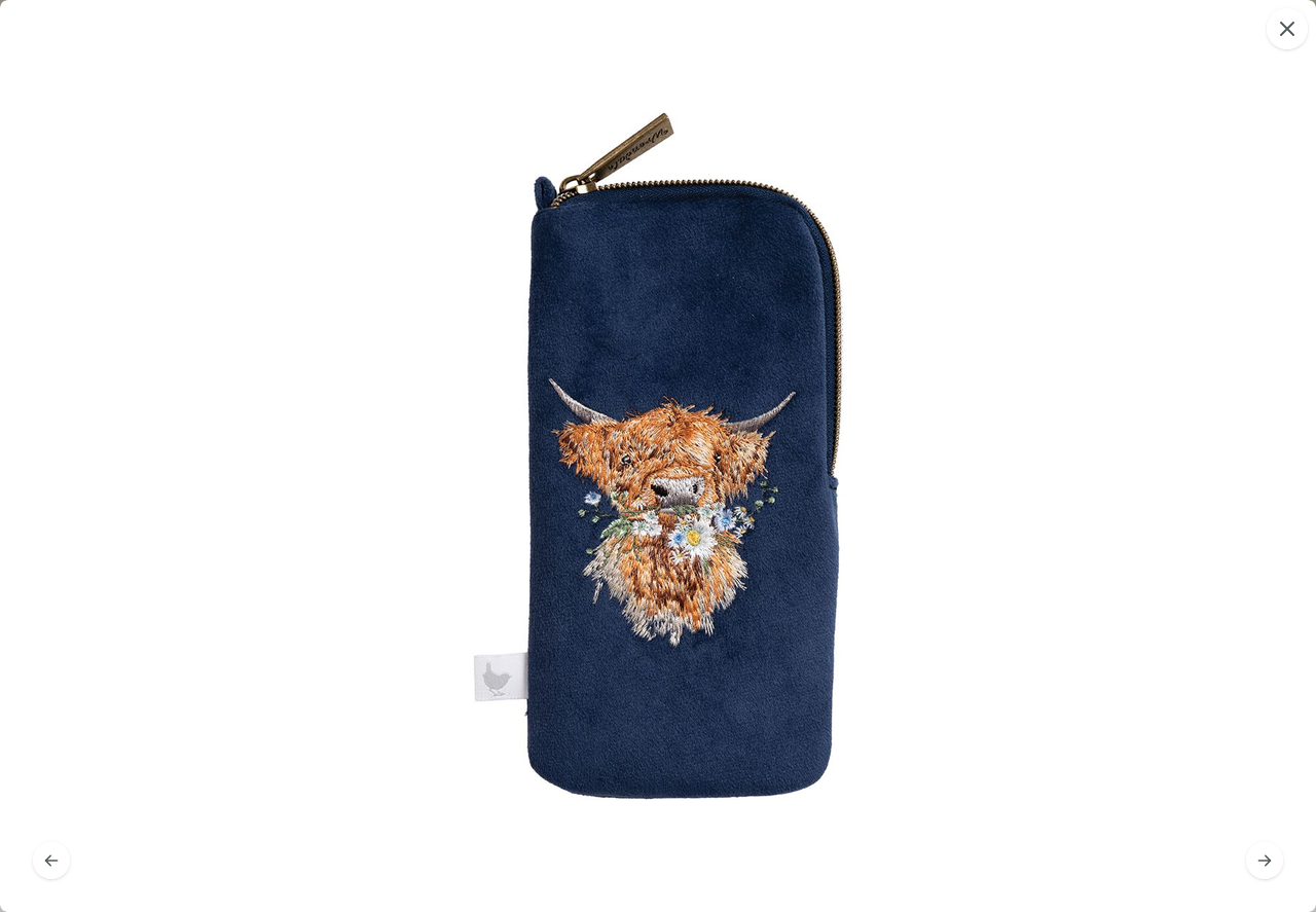 Brillenetui mit bestickten Highland-Kühen im Daisy-Coo-Design