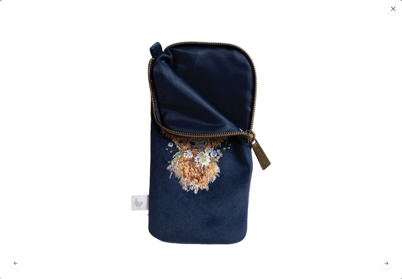 Besticktes Brillenetui mit Highland-Kuh-Motiv