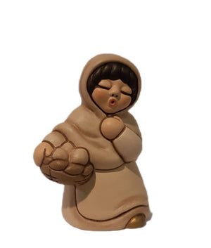 Thun Krippenfigur – Frau mit Eierkorb Freude an Weihnachten – Sammelfigur mit Herz