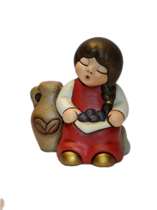 T11653280A82 Krippenfigur Mädchen mit Oliven