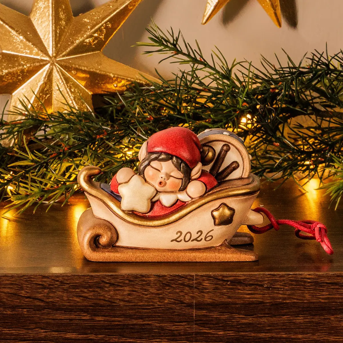 Keramikschlitten mit Elf Birbo für das Weihnachtsdorf