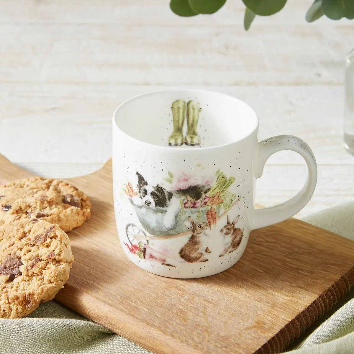 Wrendale Designs Porzellantasse von Royal Worcester mit Collie-Hund im Garten motiv