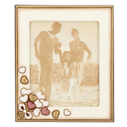 C2367H90 Fotorahmen mit Herzen, Format 22x27 cm „Dieses Produkt ist zur Zeit nicht am Lager. Bitte setzen Sie sich mit uns in Verbindung damit wir Ihnen den nächst möglichen Liefertermin bekannt geben können.“