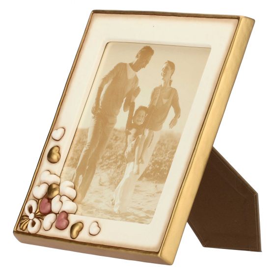 C2367H90 Fotorahmen mit Herzen, Format 22x27 cm „Dieses Produkt ist zur Zeit nicht am Lager. Bitte setzen Sie sich mit uns in Verbindung damit wir Ihnen den nächst möglichen Liefertermin bekannt geben können.“