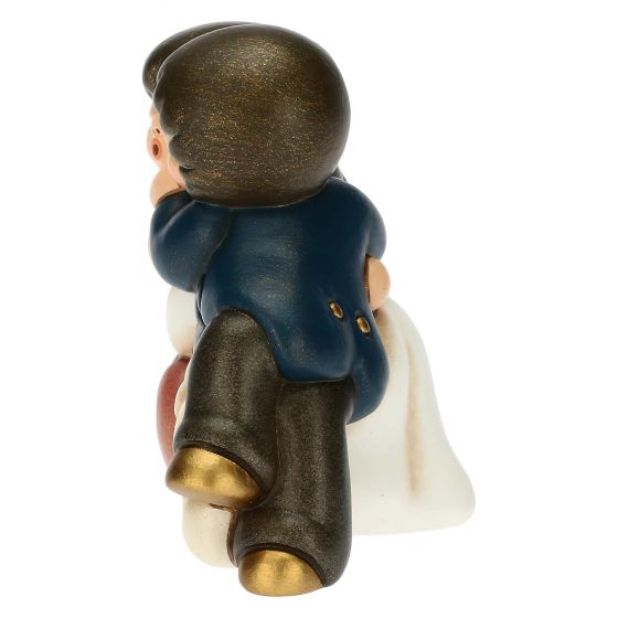 F3076H90B Bride and groom in love on lettering Love small "This product is currently out of stock. Please contact us so we can let you know the next possible delivery date."