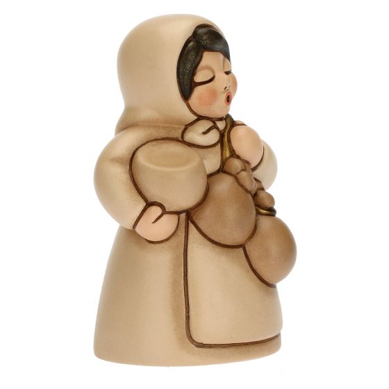 S3231B83 Frau mit Käse