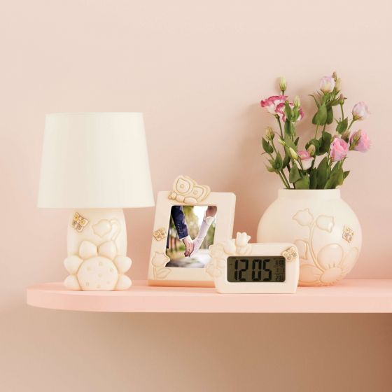 C2817H90 Tischlampe Elegance mit Sonnenblume, Glocke und Schmetterling„Dieses Produkt ist zur Zeit nicht am Lager. Bitte setzen Sie sich mit uns in Verbindung damit wir Ihnen den nächst möglichen Liefertermin bekannt geben können.“