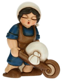 Krippenfigur Mann mit Schubkarre zur klassischen Krippe von Thun in blau
