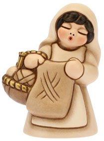 Krippenfigur Strickerin zur klassischen Krippe von Thun in beige